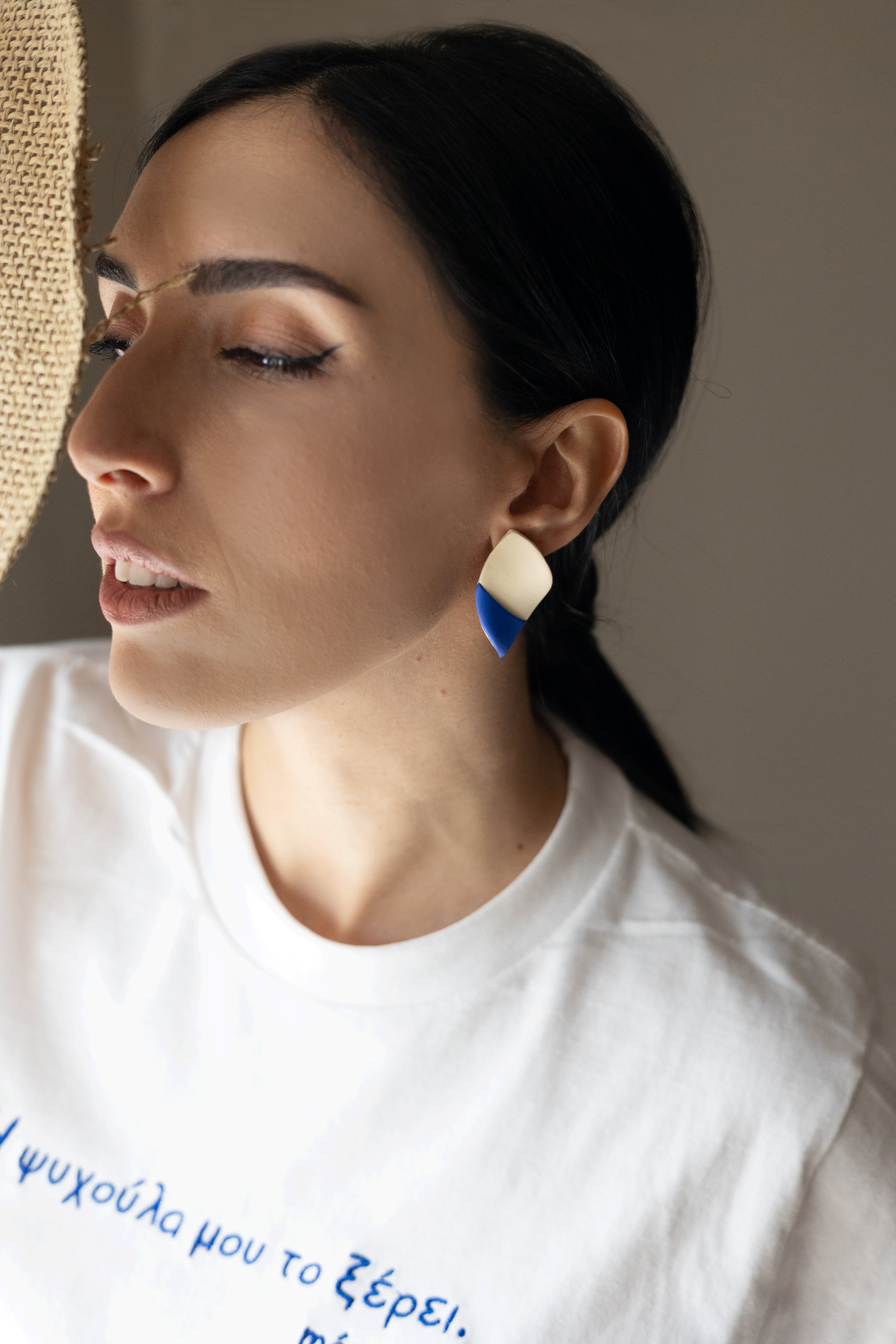 Fingo x méromai  "Leaf"